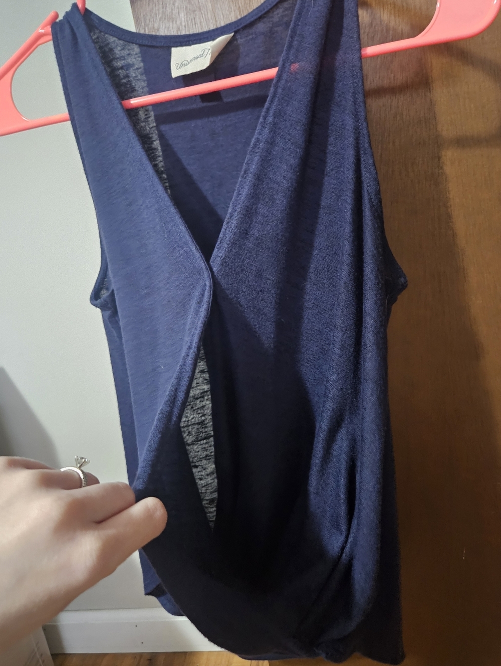 Universal Thread Navy Blue Sleeveless Surplice Twist-Hem Tank Top Size XS - Picture 5 of 9